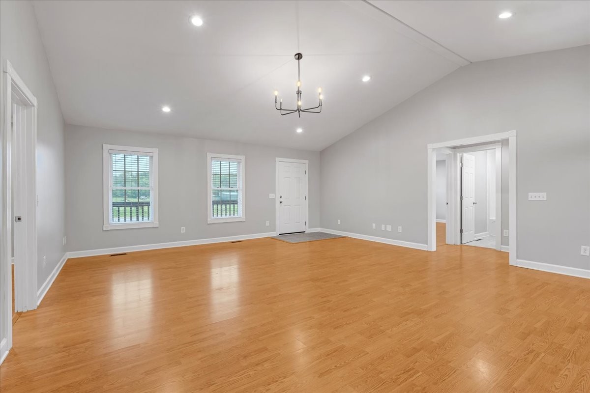 205 Jackson St Property Photo 6