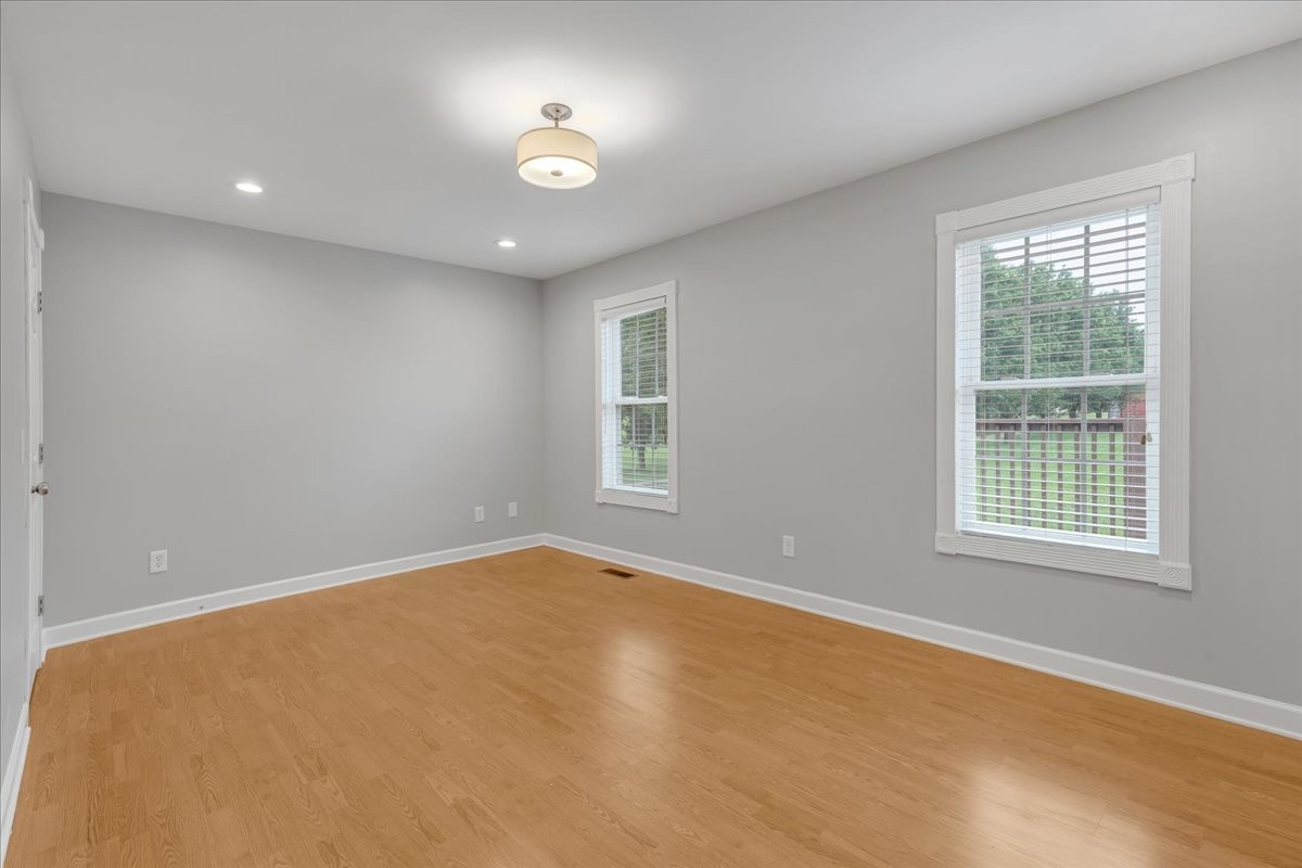 205 Jackson St Property Photo 27