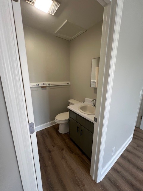 101 E Gray St Property Photo 5