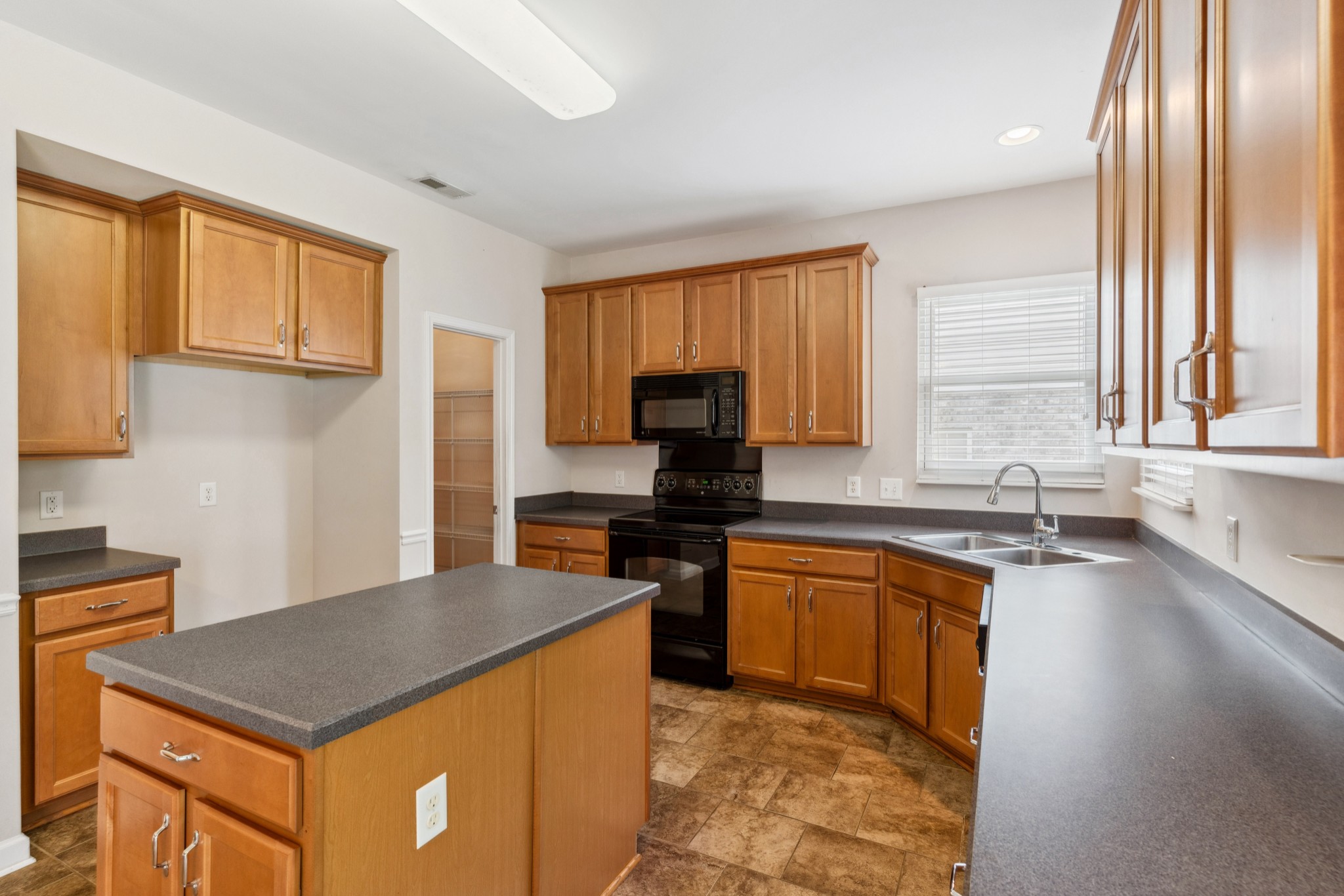 3045 Cairns Dr, W Property Photo 15