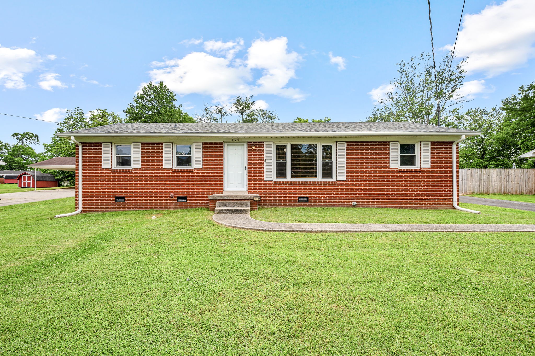 306 Blue Ribbon Pkwy Property Photo
