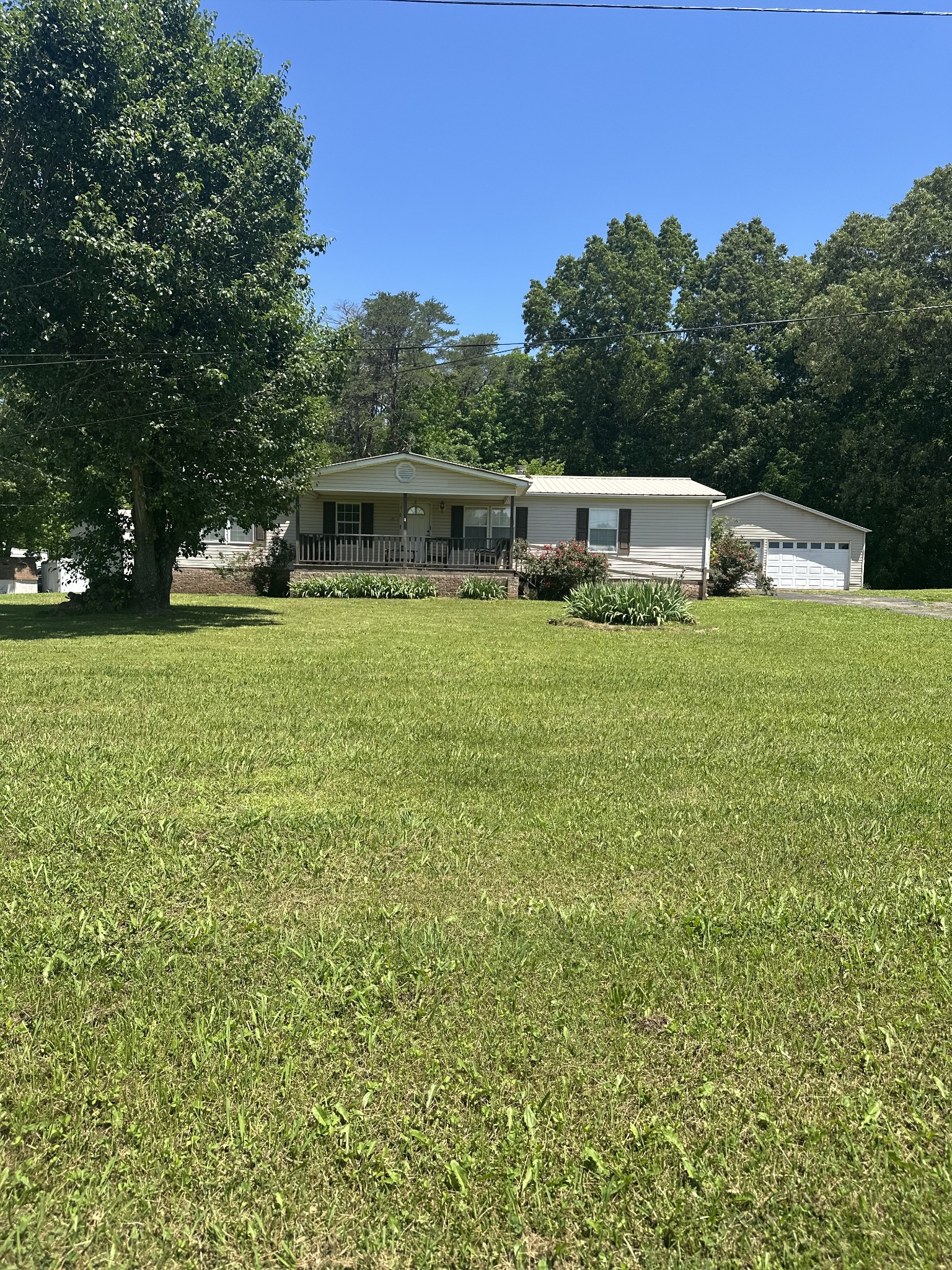 301 Shirley Bates Dr Property Photo