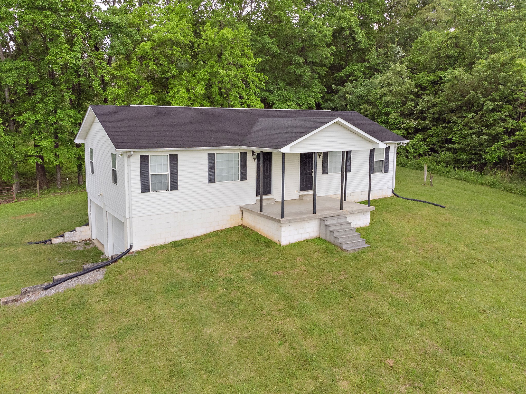 1368 Pleasant Hill Rd Property Photo
