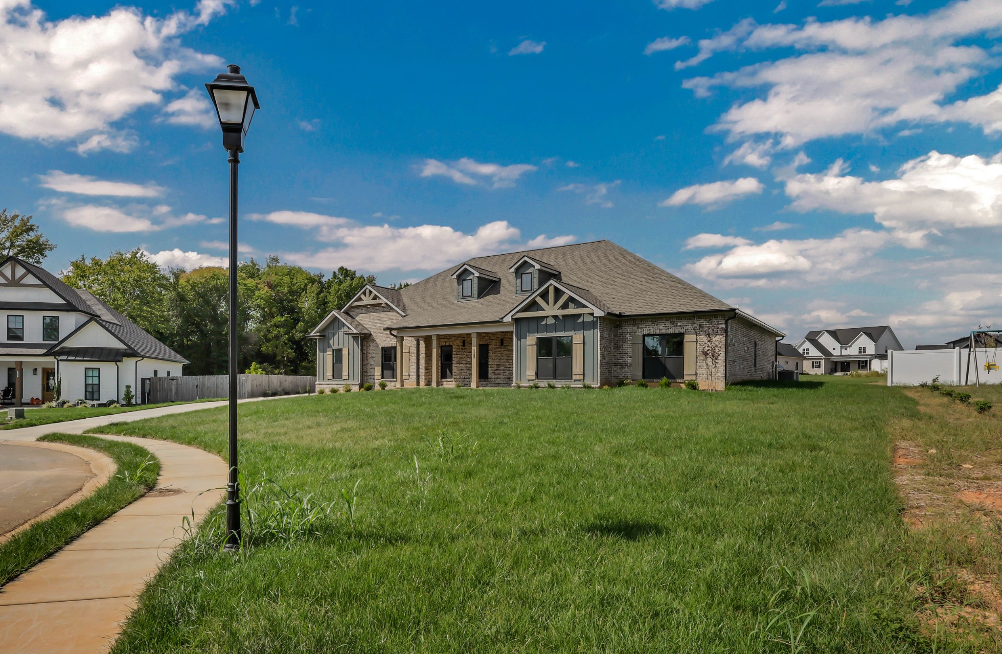 120 Denton Court Property Photo 2