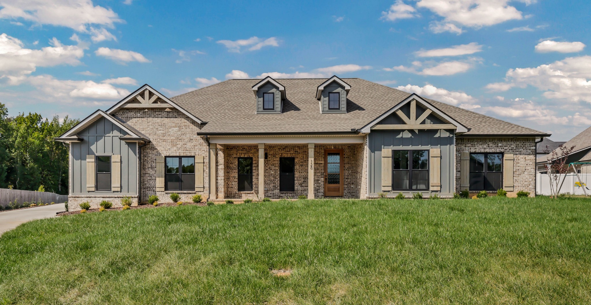 120 Denton Court Property Photo 3