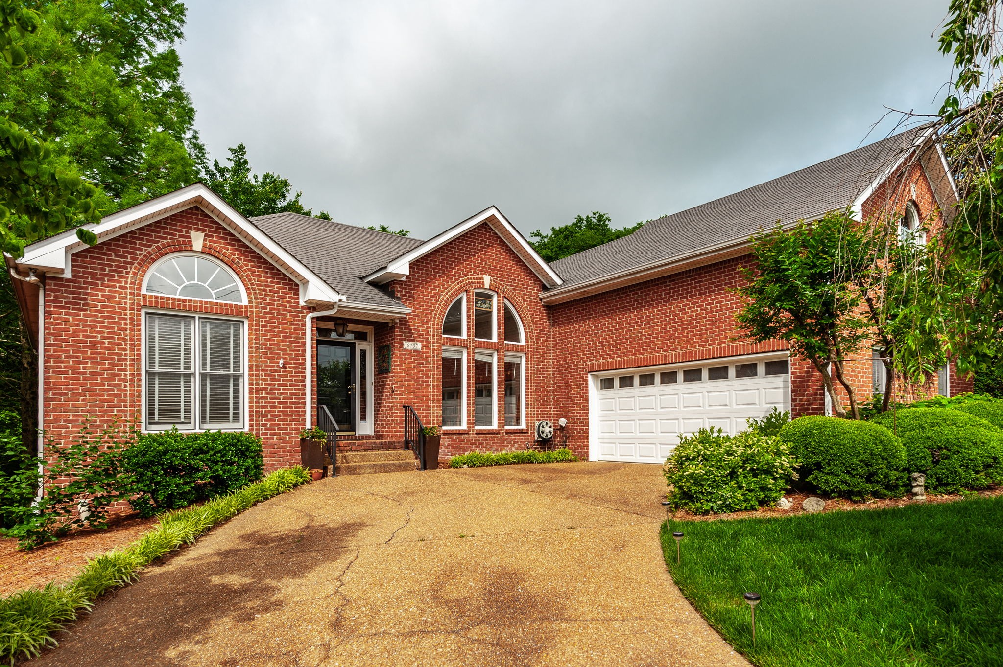 6737 Autumnwood Dr Property Photo 1