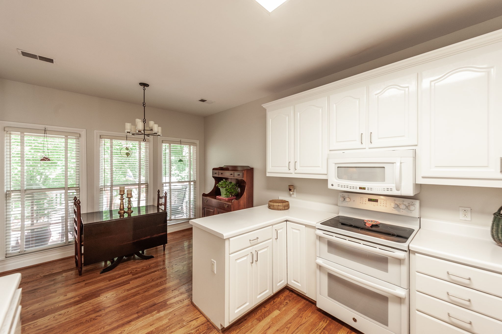 6737 Autumnwood Dr Property Photo 11