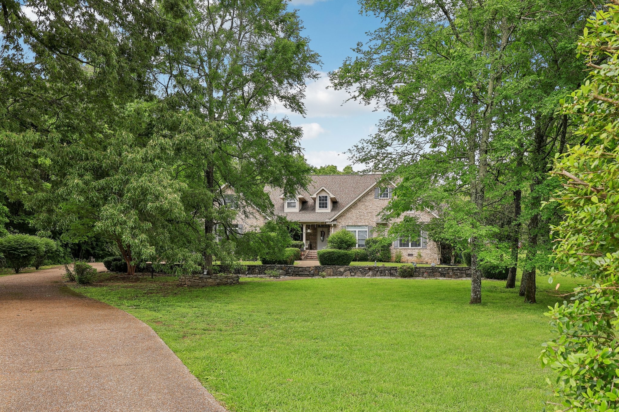 718 Steeplechase Dr Property Photo 1