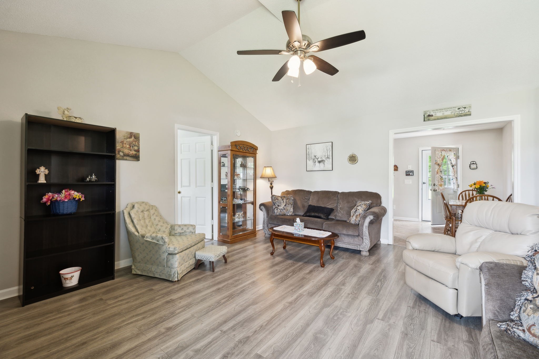 103 Couples Ct Property Photo 12