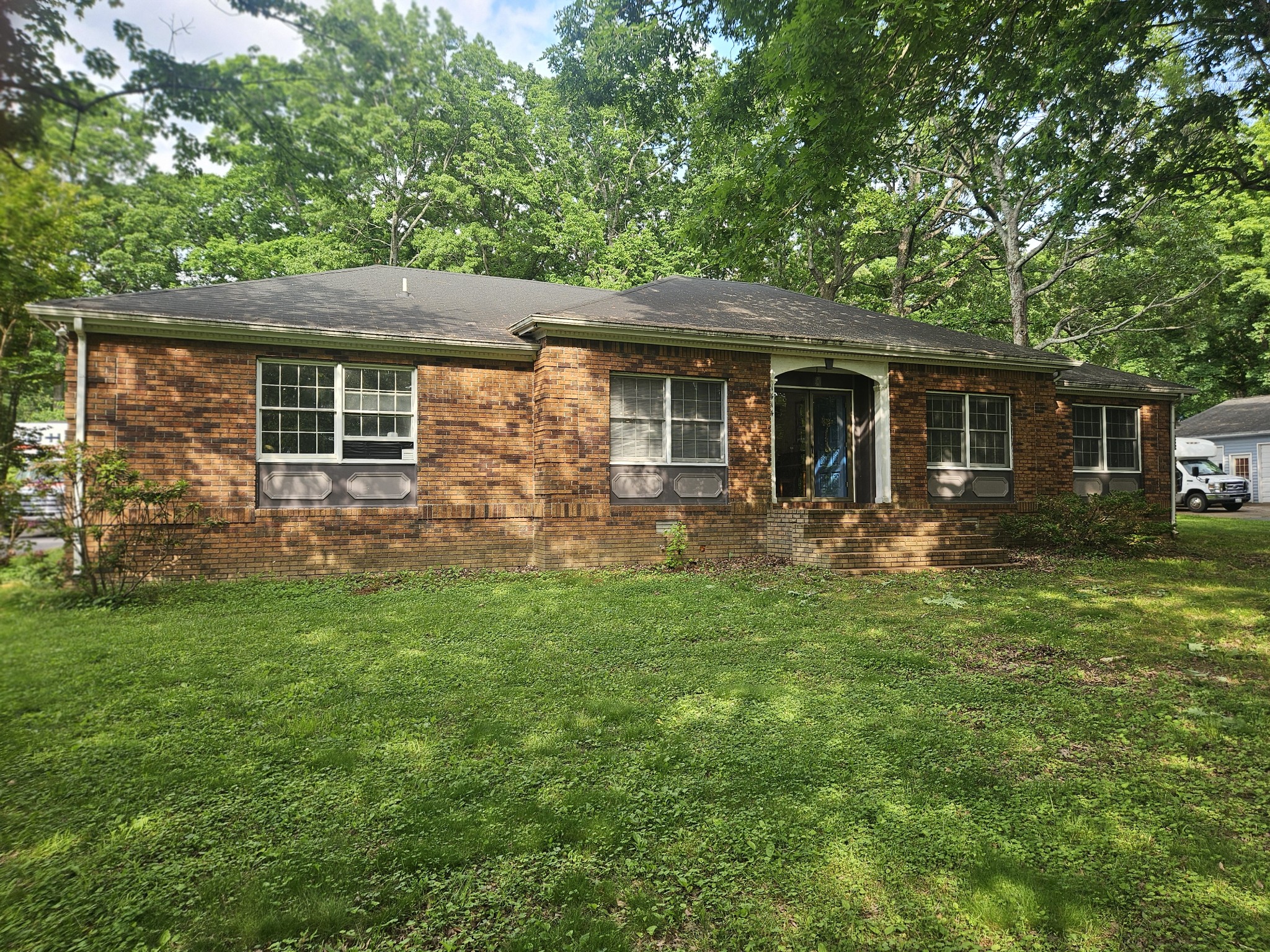 1414 Hillwood Cir Property Photo