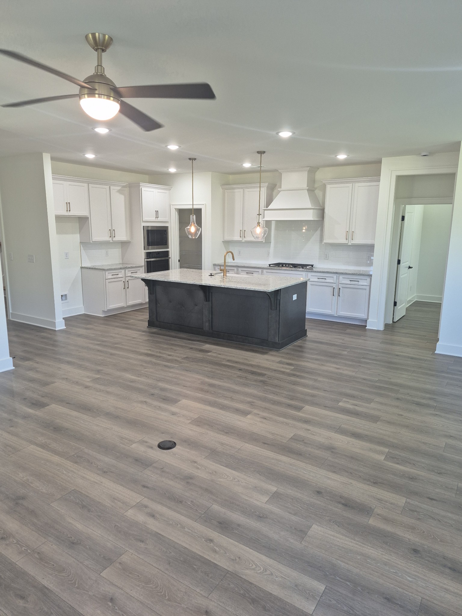 6902 Chatsworth Ct Property Photo 25