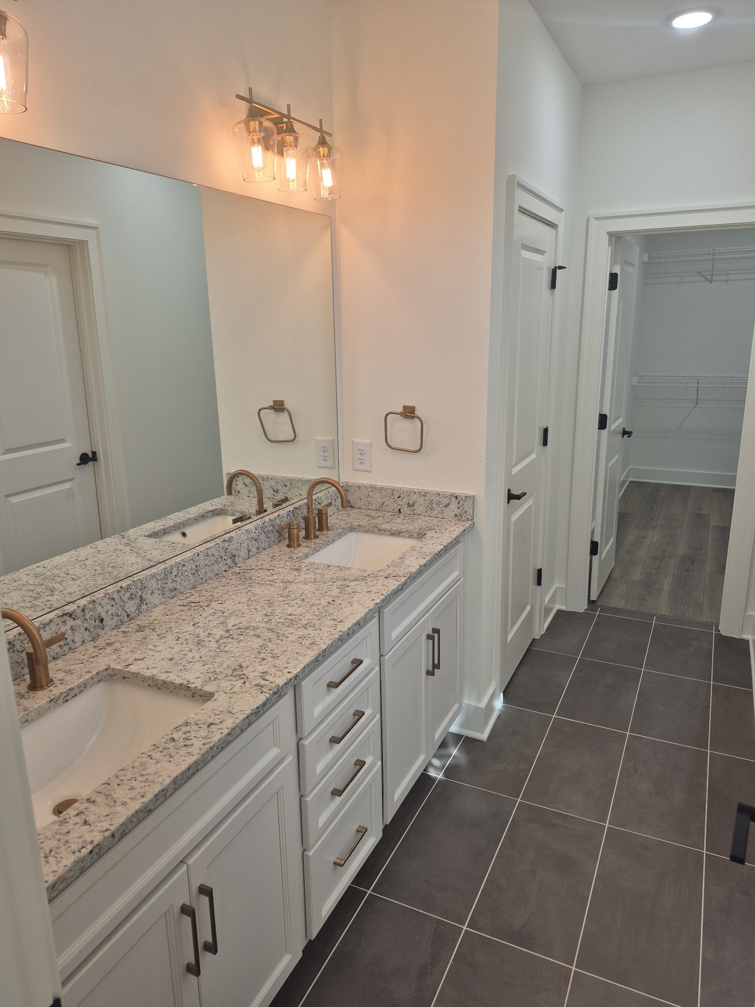 6902 Chatsworth Ct Property Photo 28