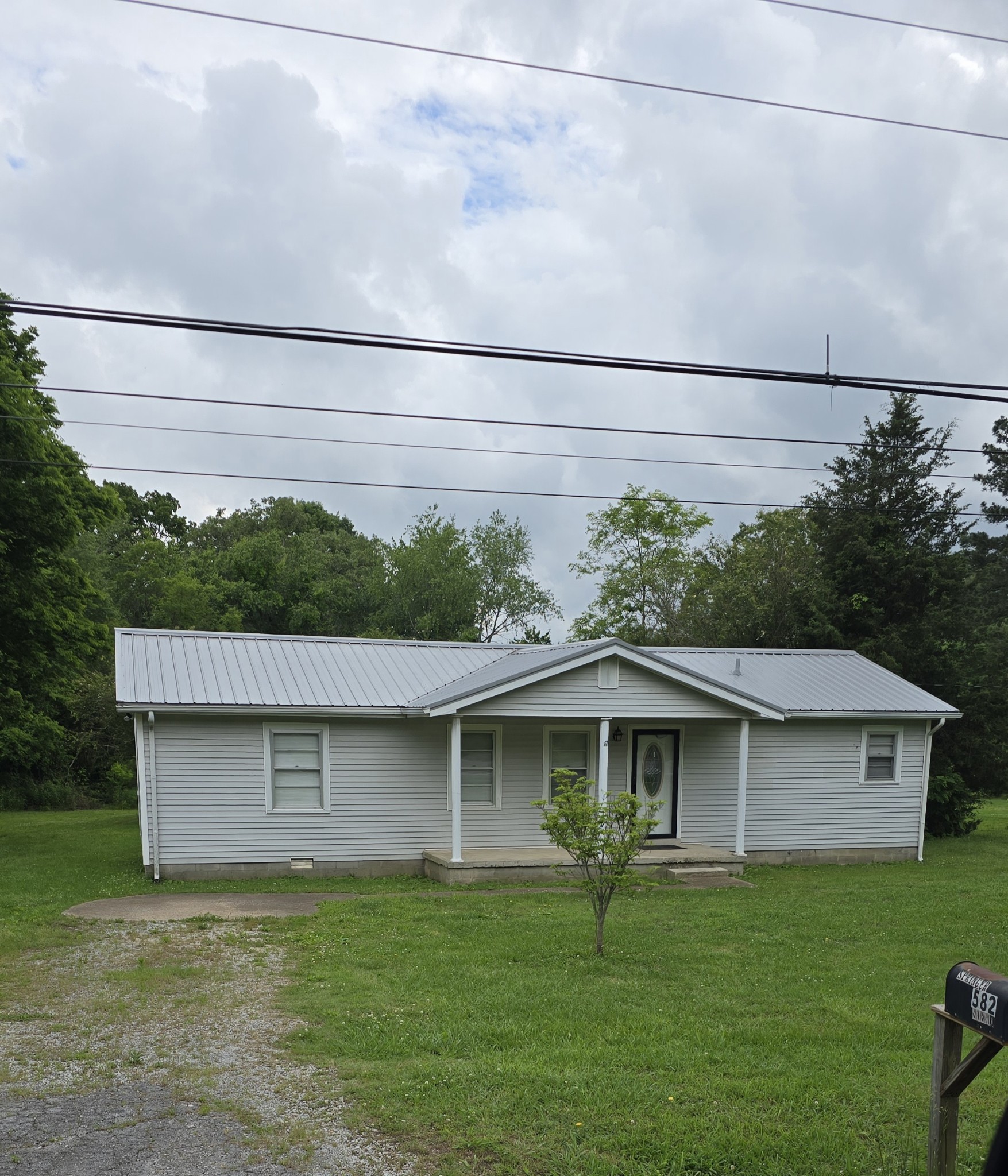 589 Scenic Rd Property Photo
