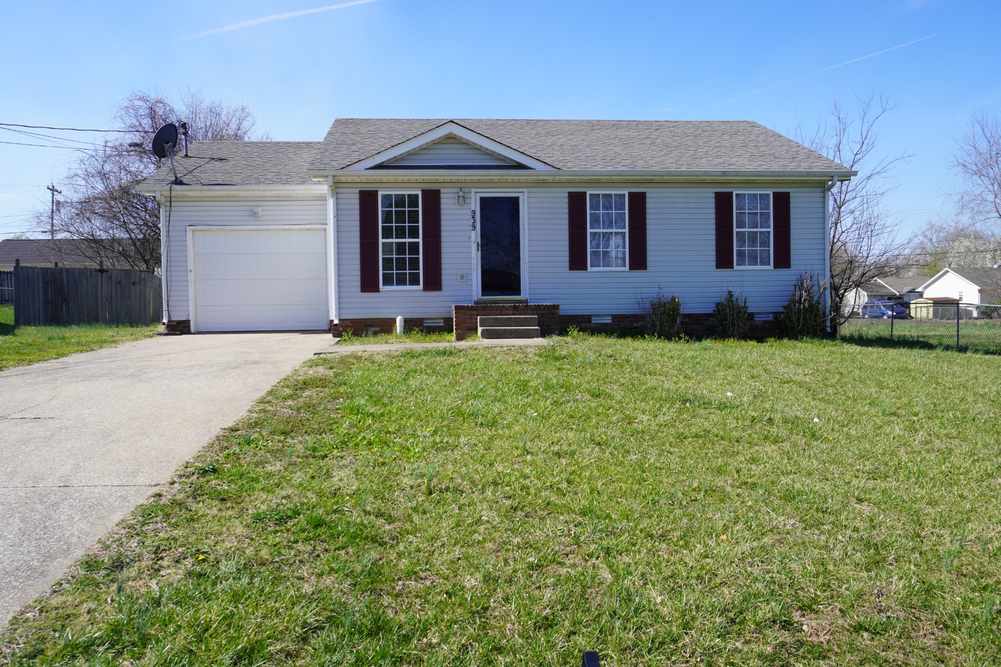 939 Van Buren Ave Property Photo