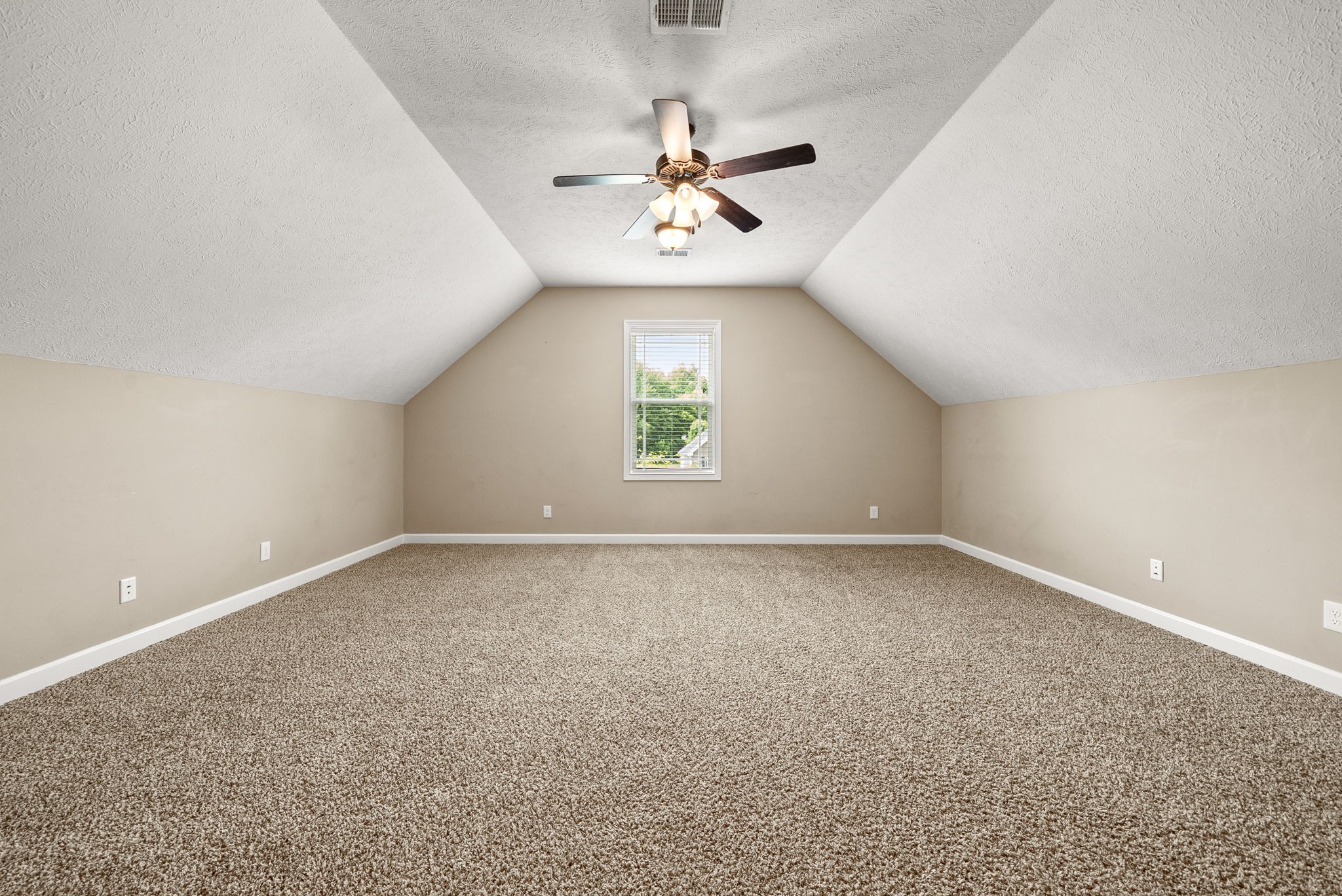 4426 Ironhorse Way Property Photo 31