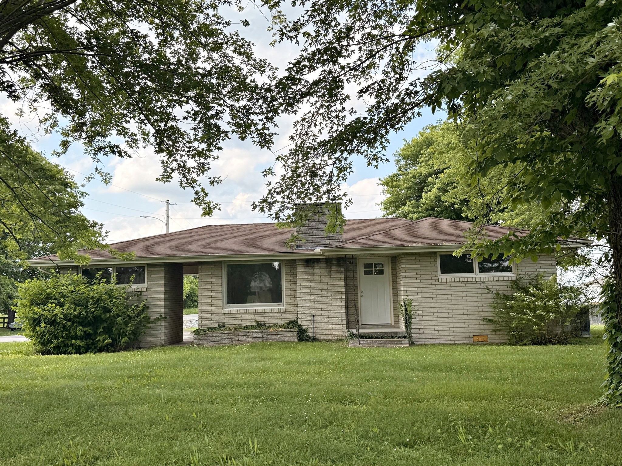 205 Donoho Ave Property Photo