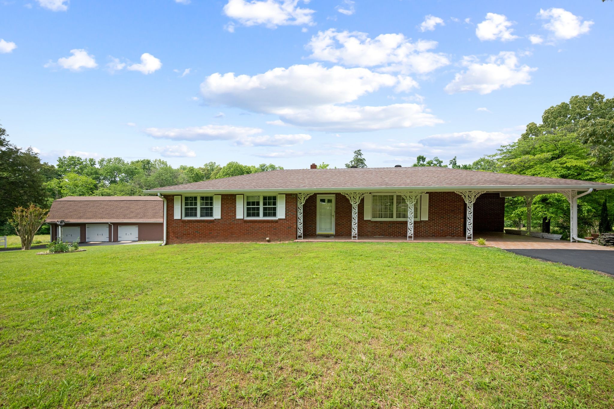 915 Taylor Circle Property Photo 1