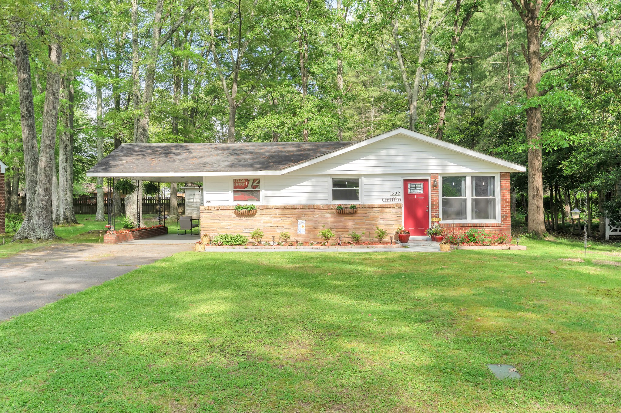 602 Cumberland Ave Property Photo