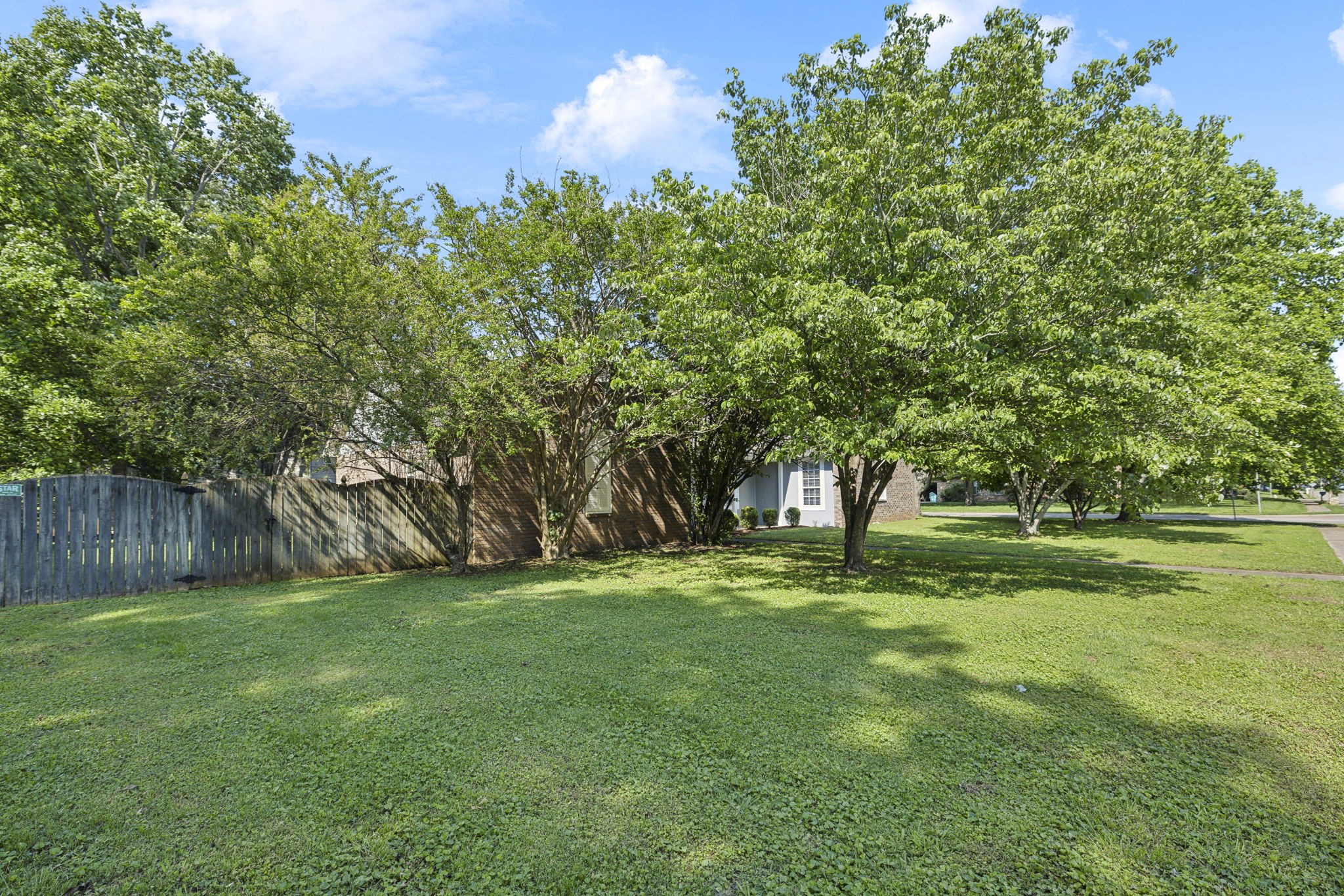 2710 Wellington Pl Property Photo 3