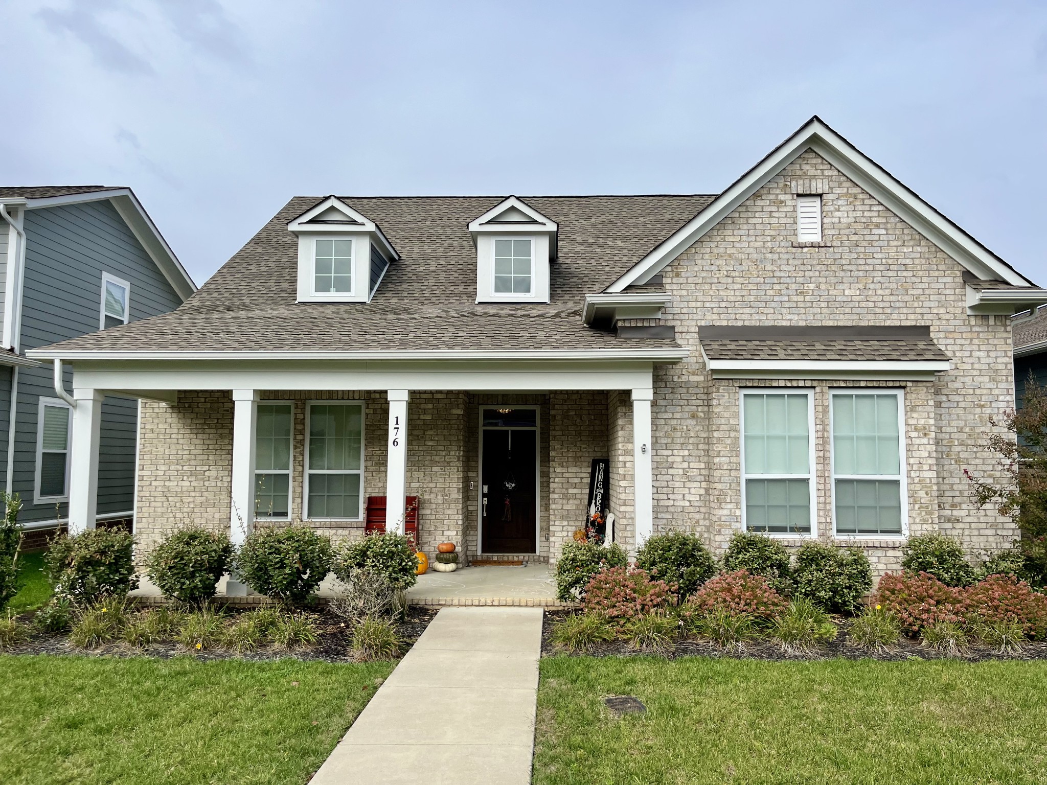 176 Ashington Cir Property Photo