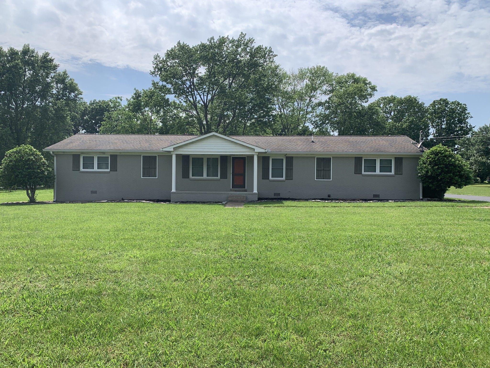 107 Ledgeview Dr Property Photo
