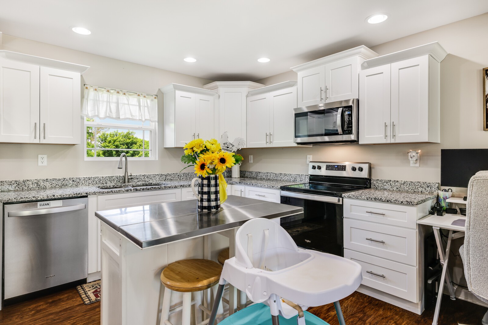 100 Allen St Property Photo