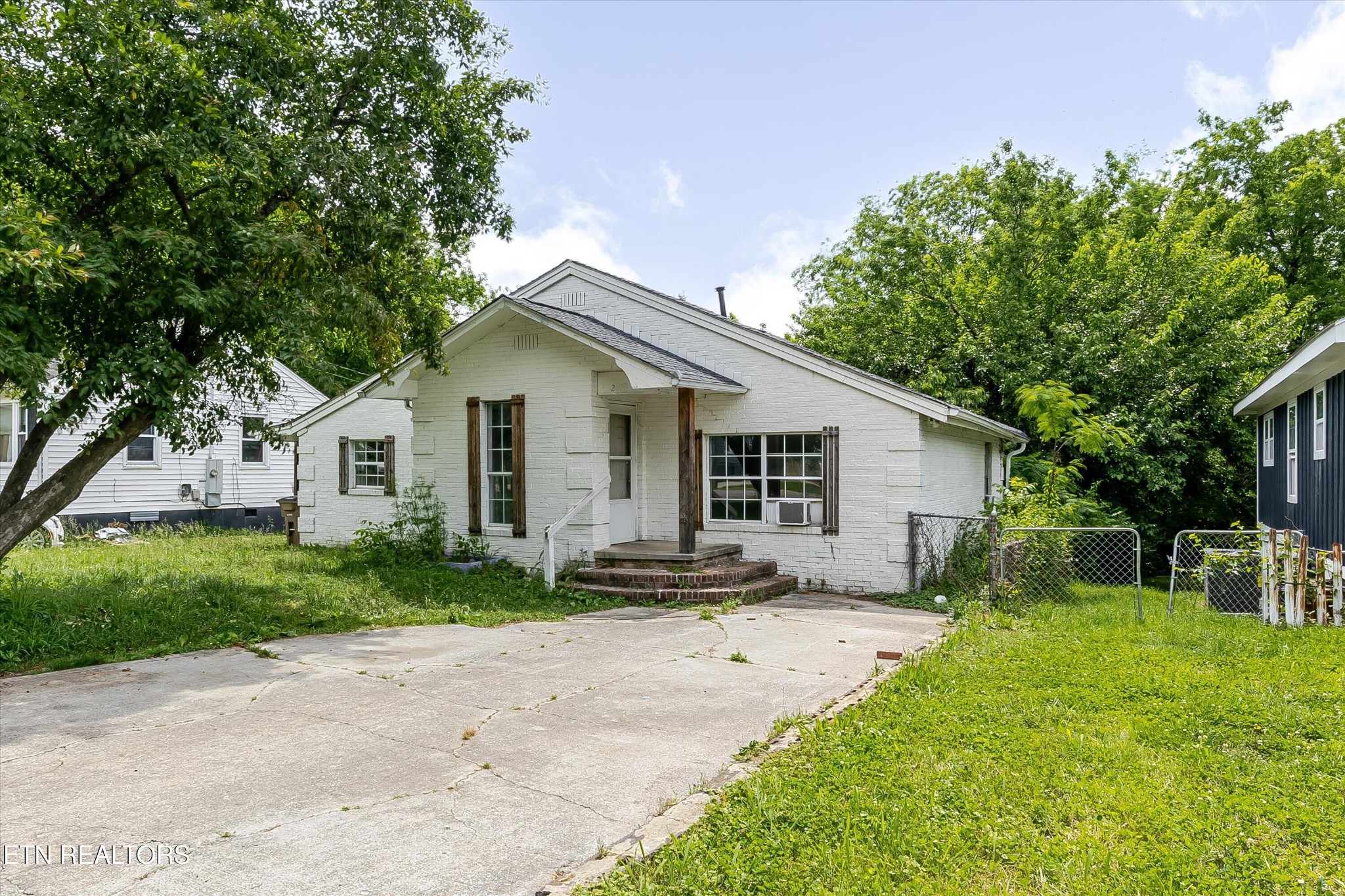 2400 Wilson Ave Property Photo 1