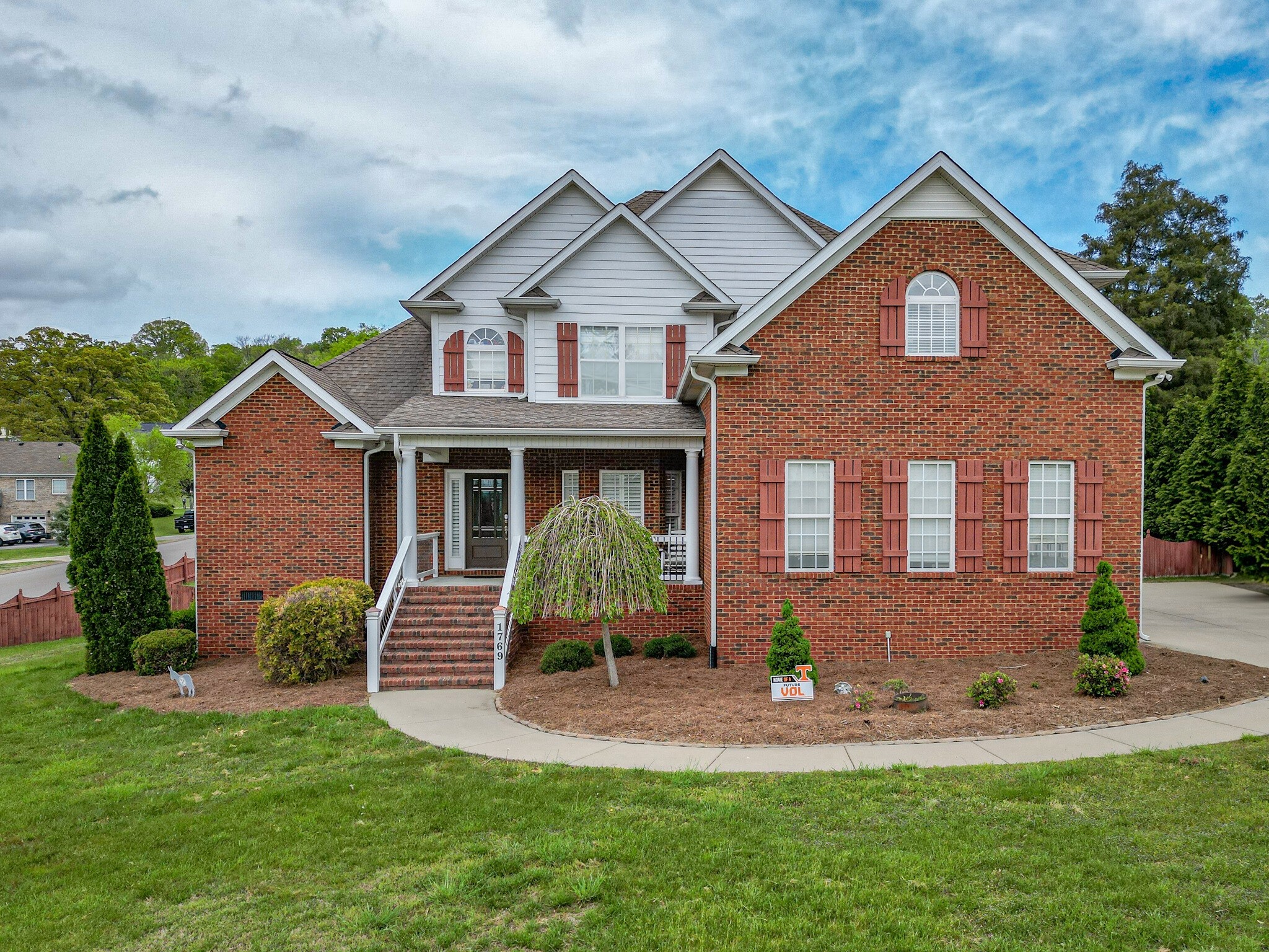 1769 Mayflower Dr Property Photo 1