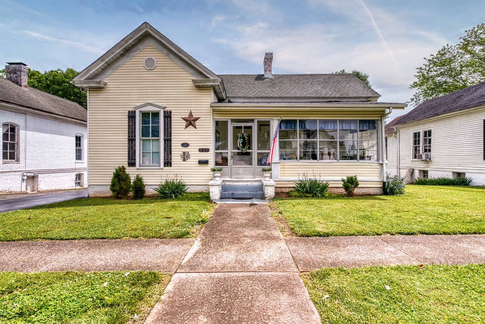 421 Nashville St Property Photo 4