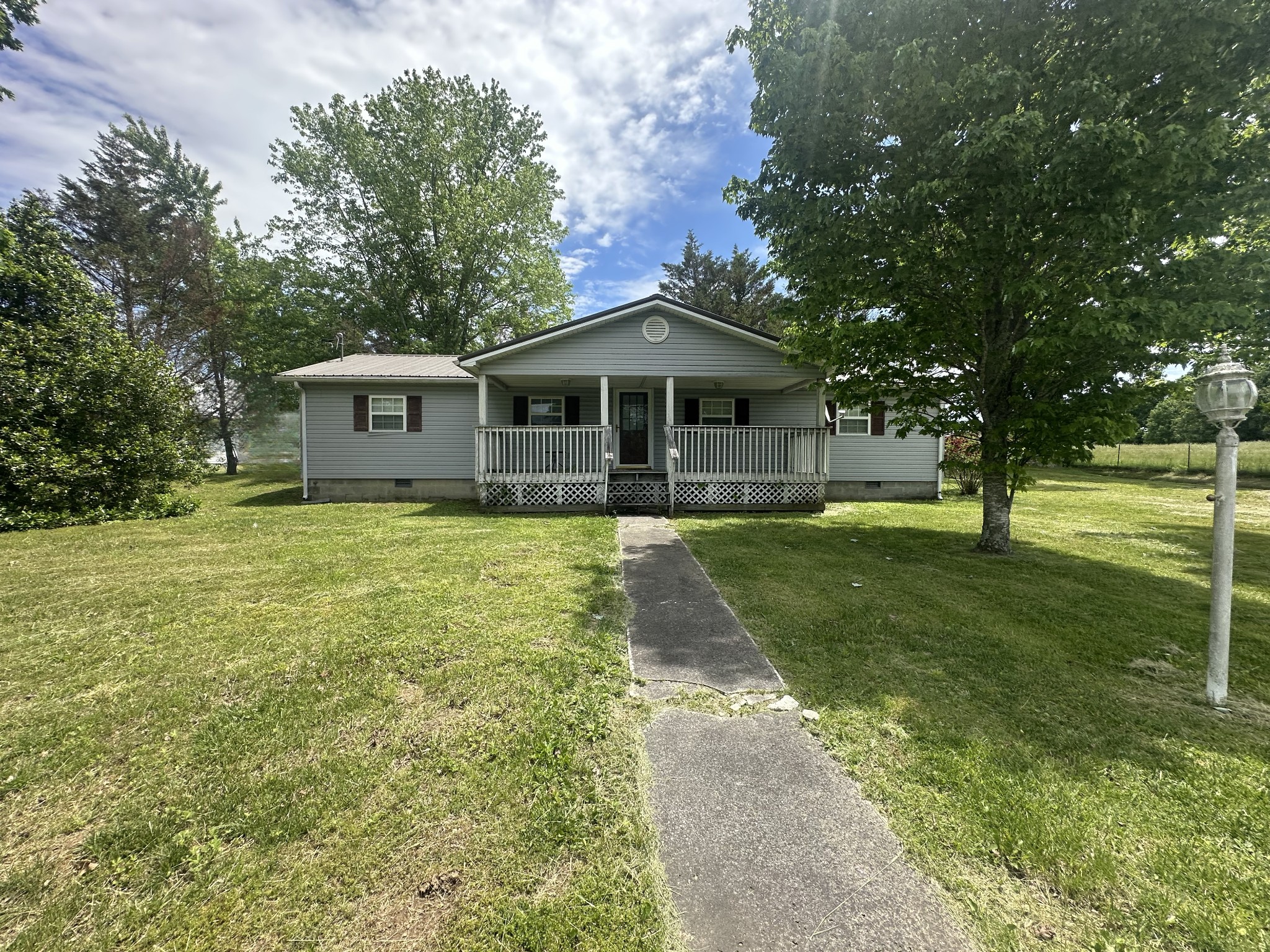 1729 Roslin Rd Property Photo 1