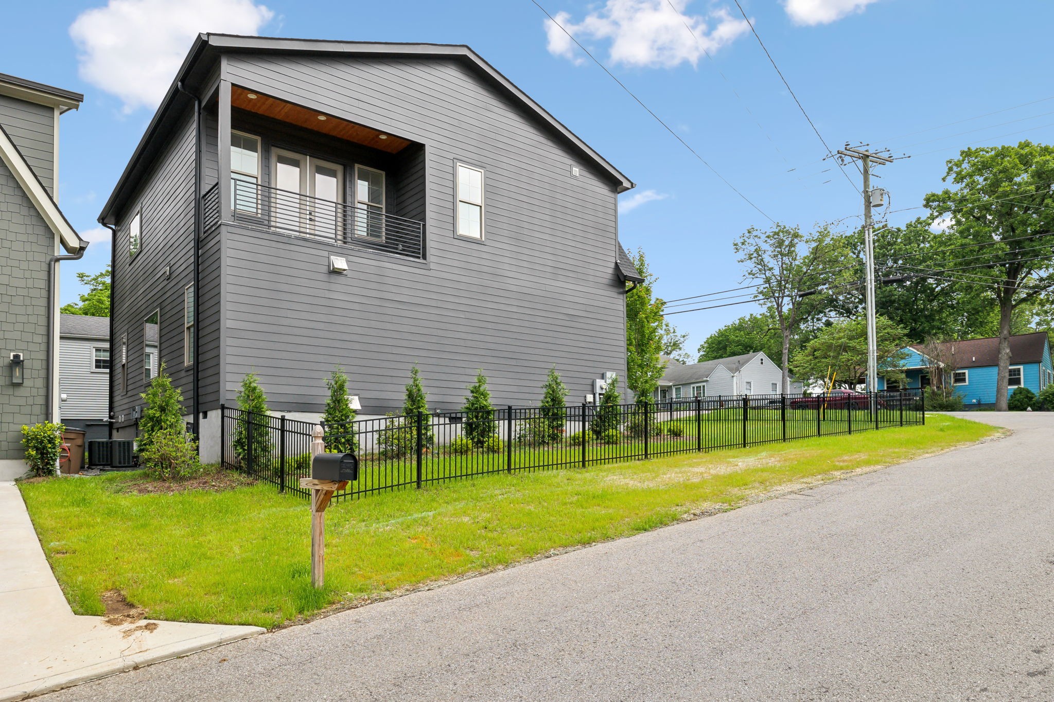 561 Croley Dr Property Photo 27
