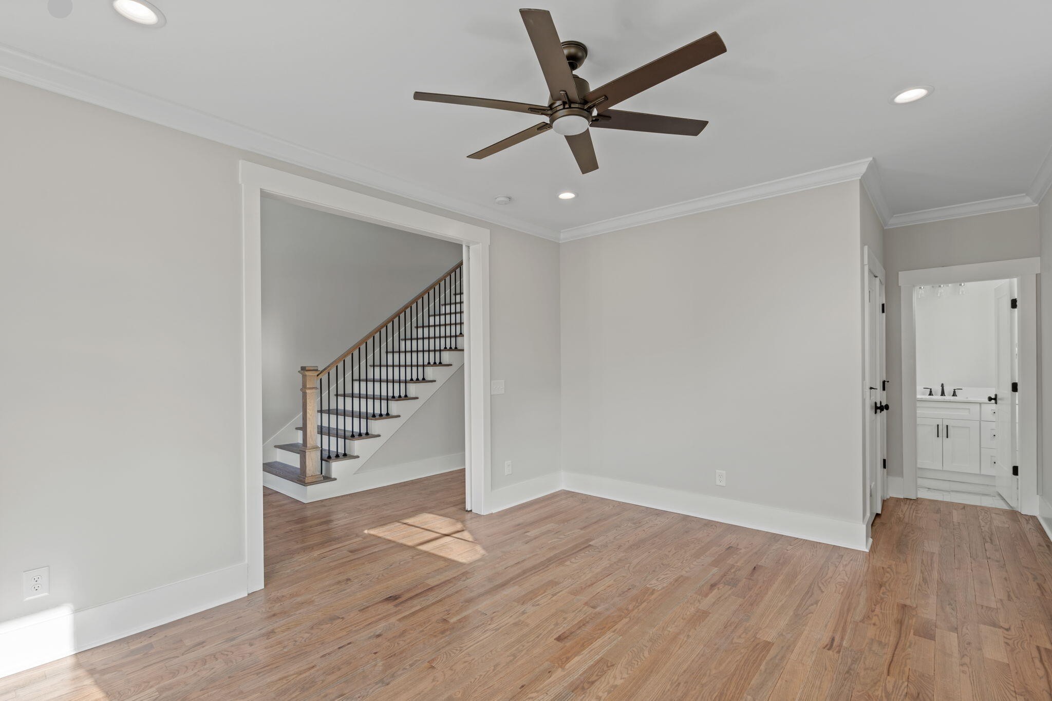 490 Lakeshore Cove Drive Property Photo 9