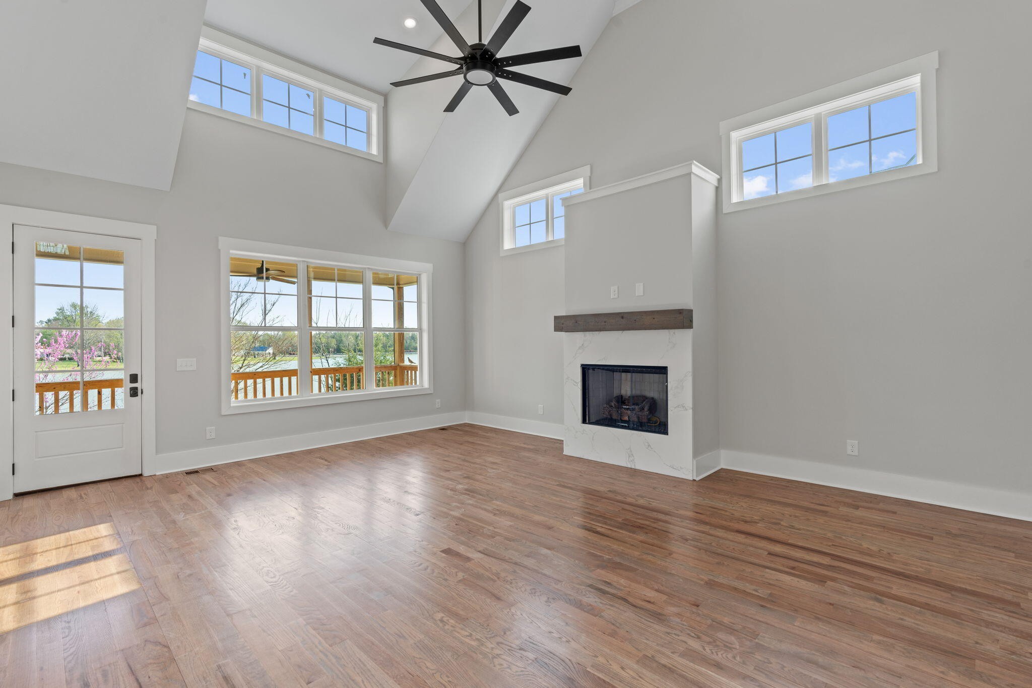 490 Lakeshore Cove Drive Property Photo 15