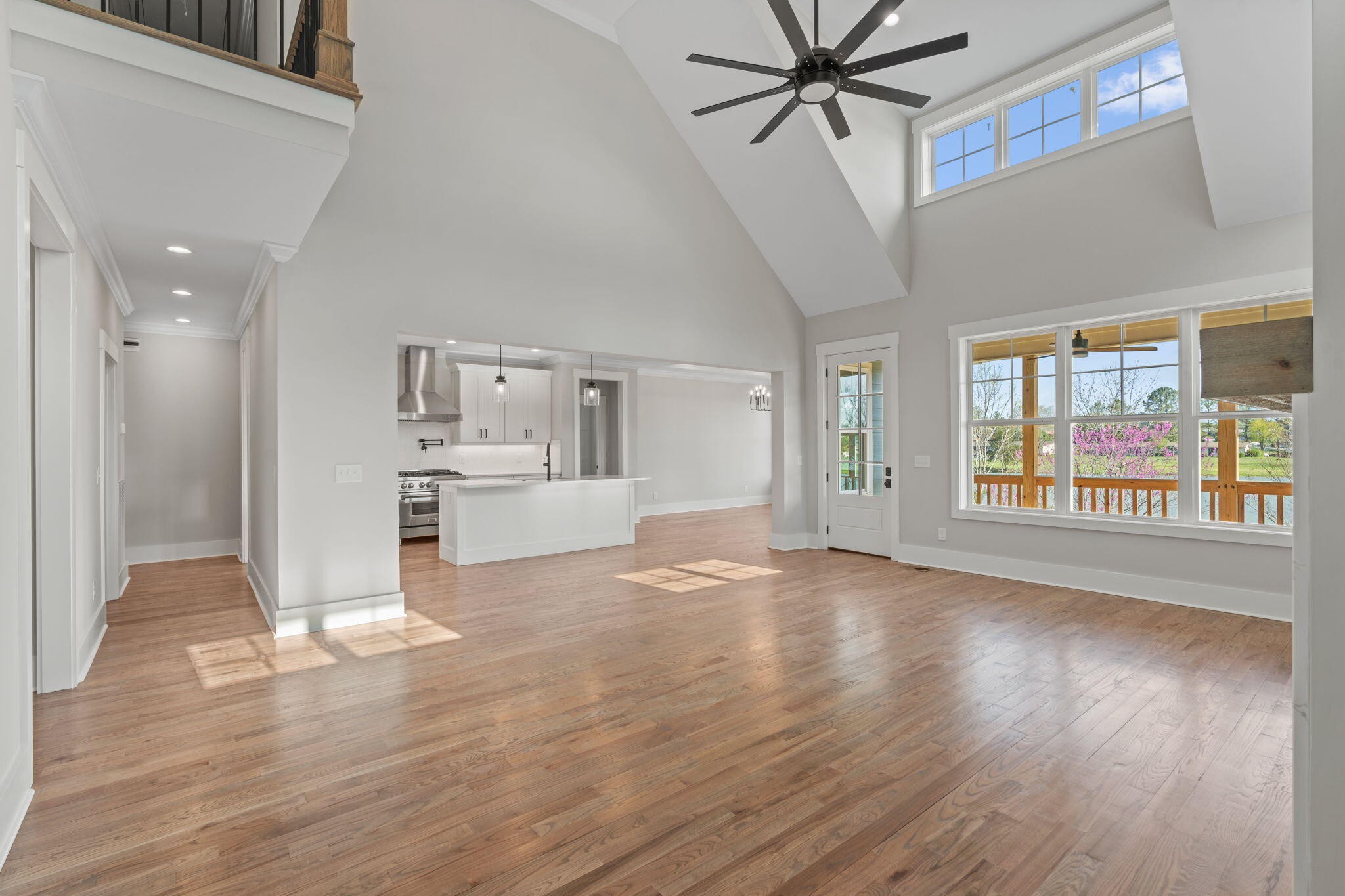 490 Lakeshore Cove Drive Property Photo 17