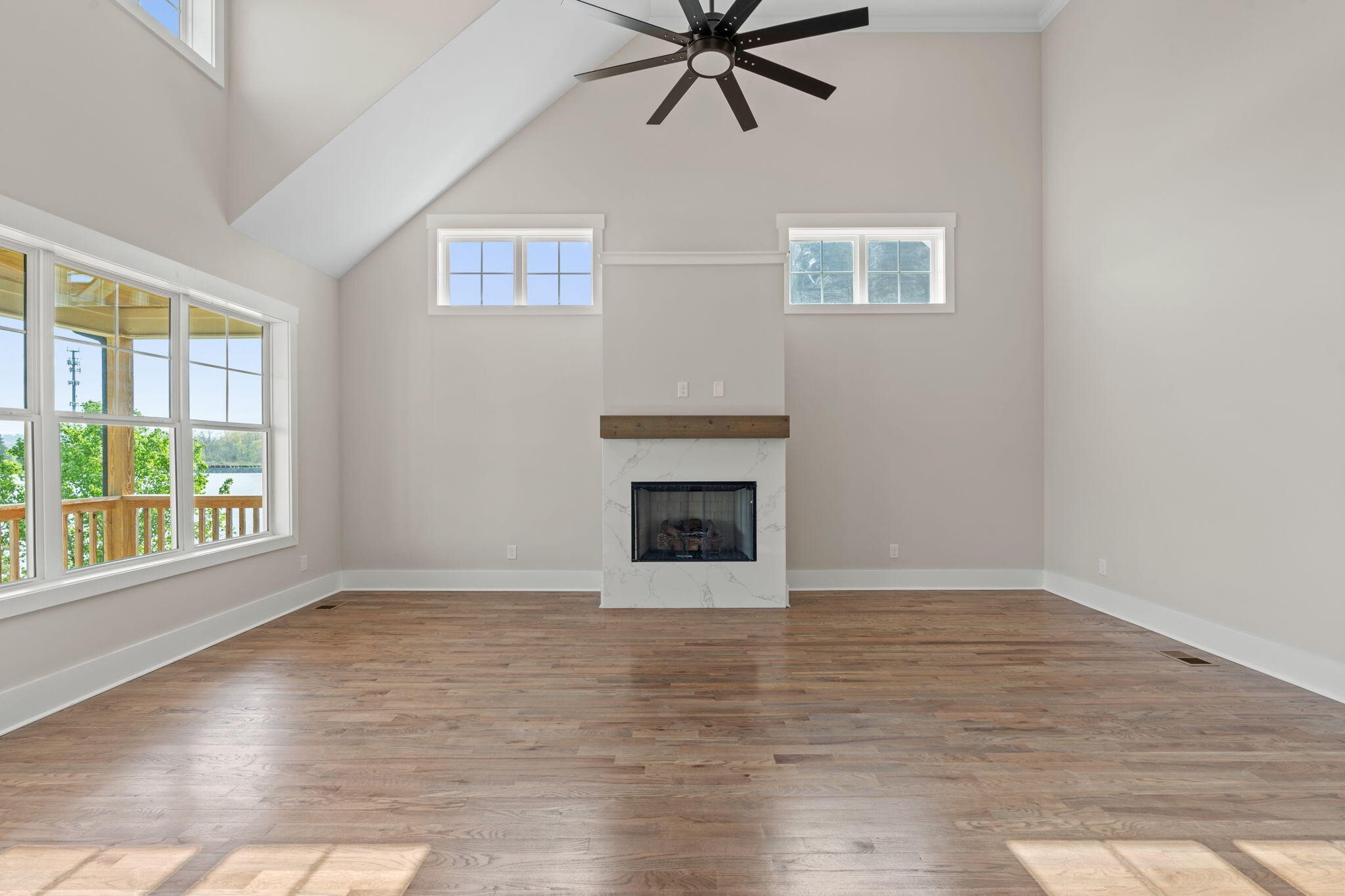 490 Lakeshore Cove Drive Property Photo 18