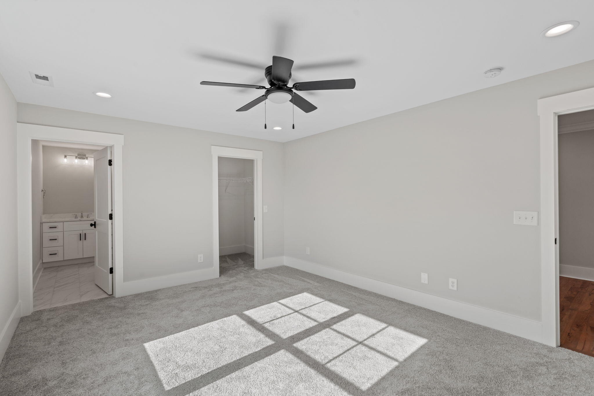 490 Lakeshore Cove Drive Property Photo 43