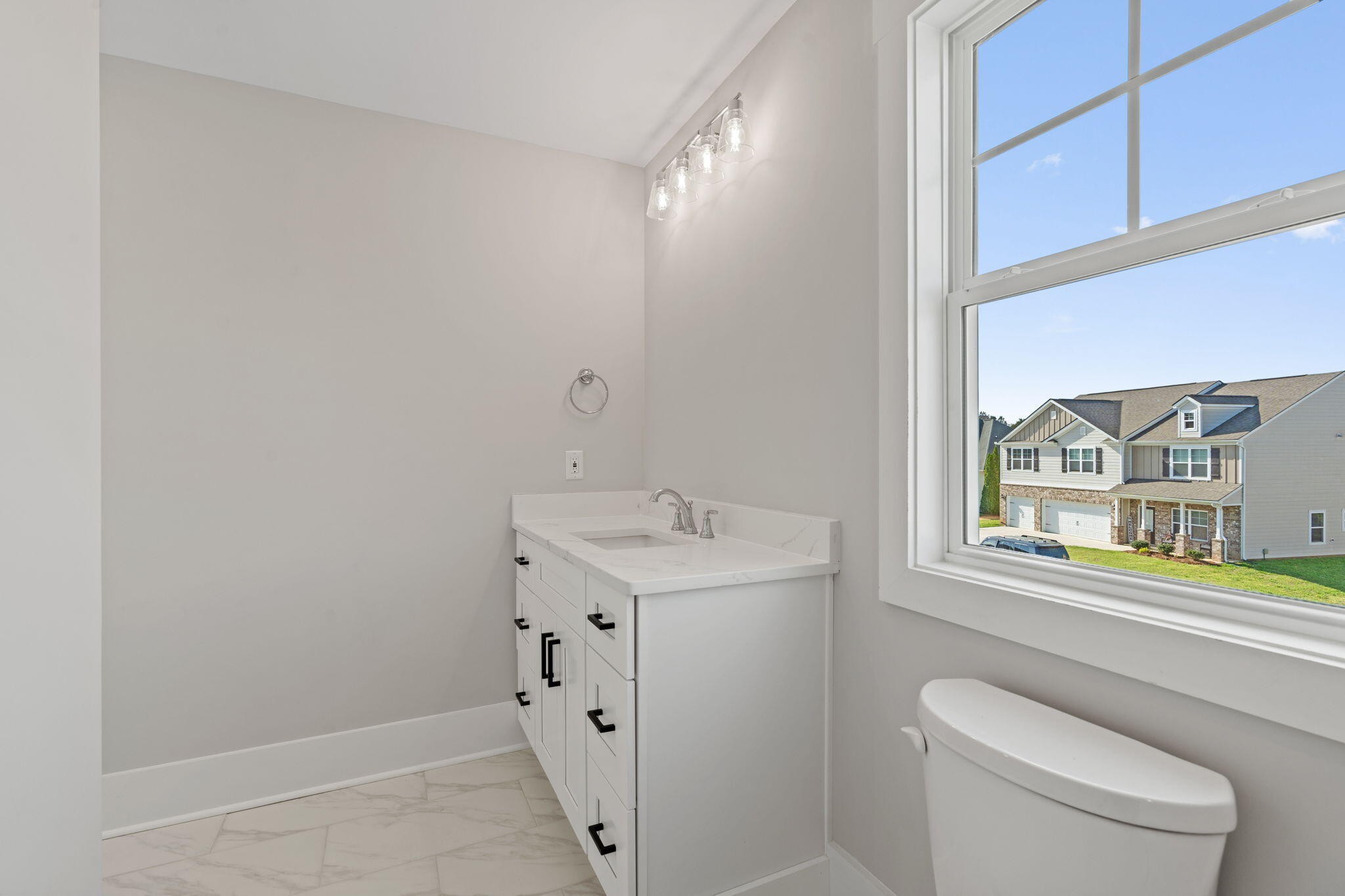 490 Lakeshore Cove Drive Property Photo 45