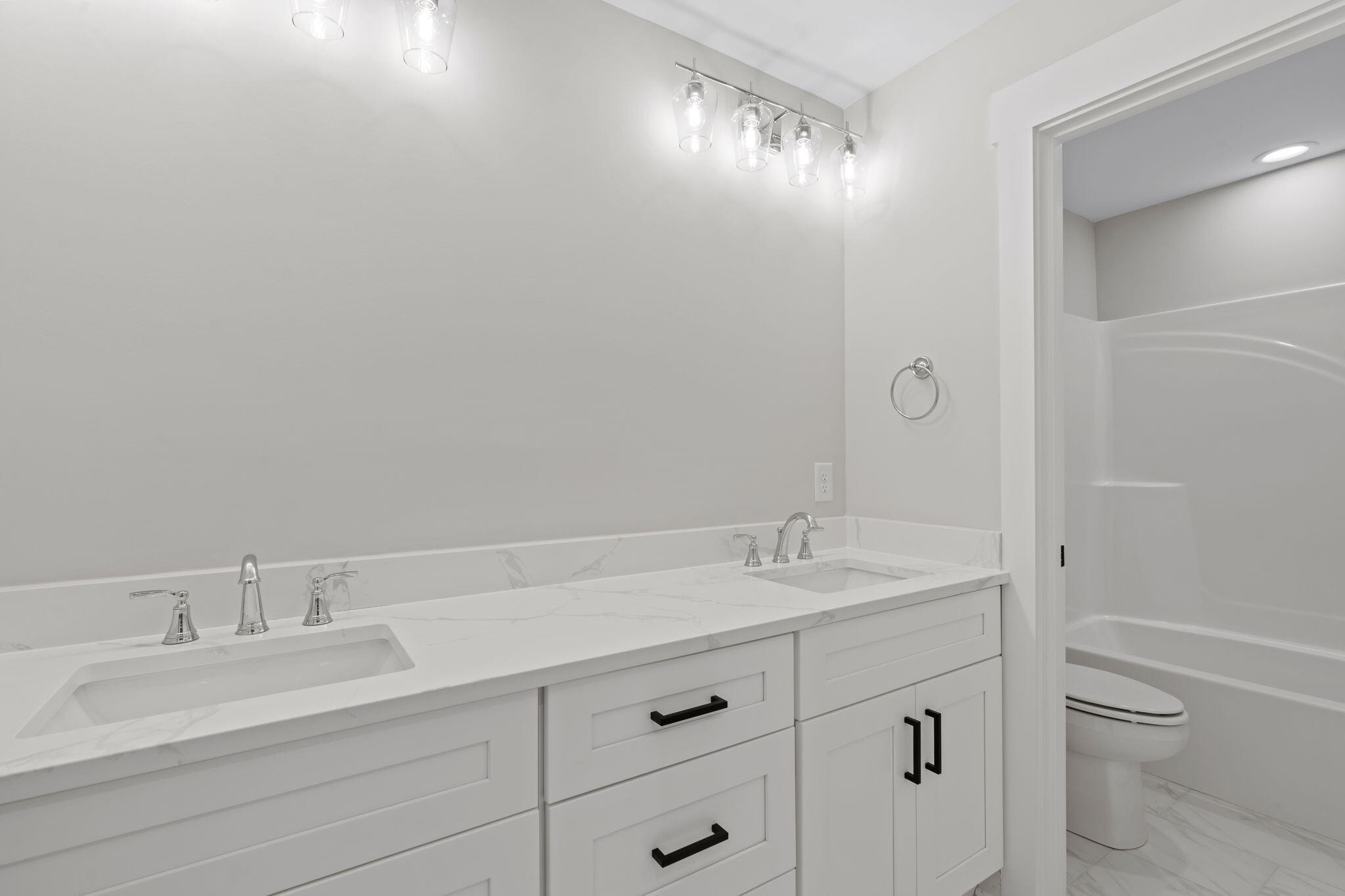 490 Lakeshore Cove Drive Property Photo 46