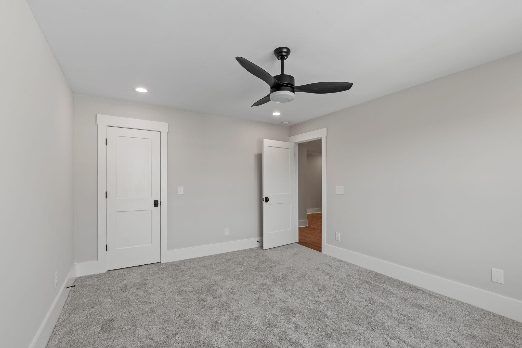490 Lakeshore Cove Drive Property Photo 49