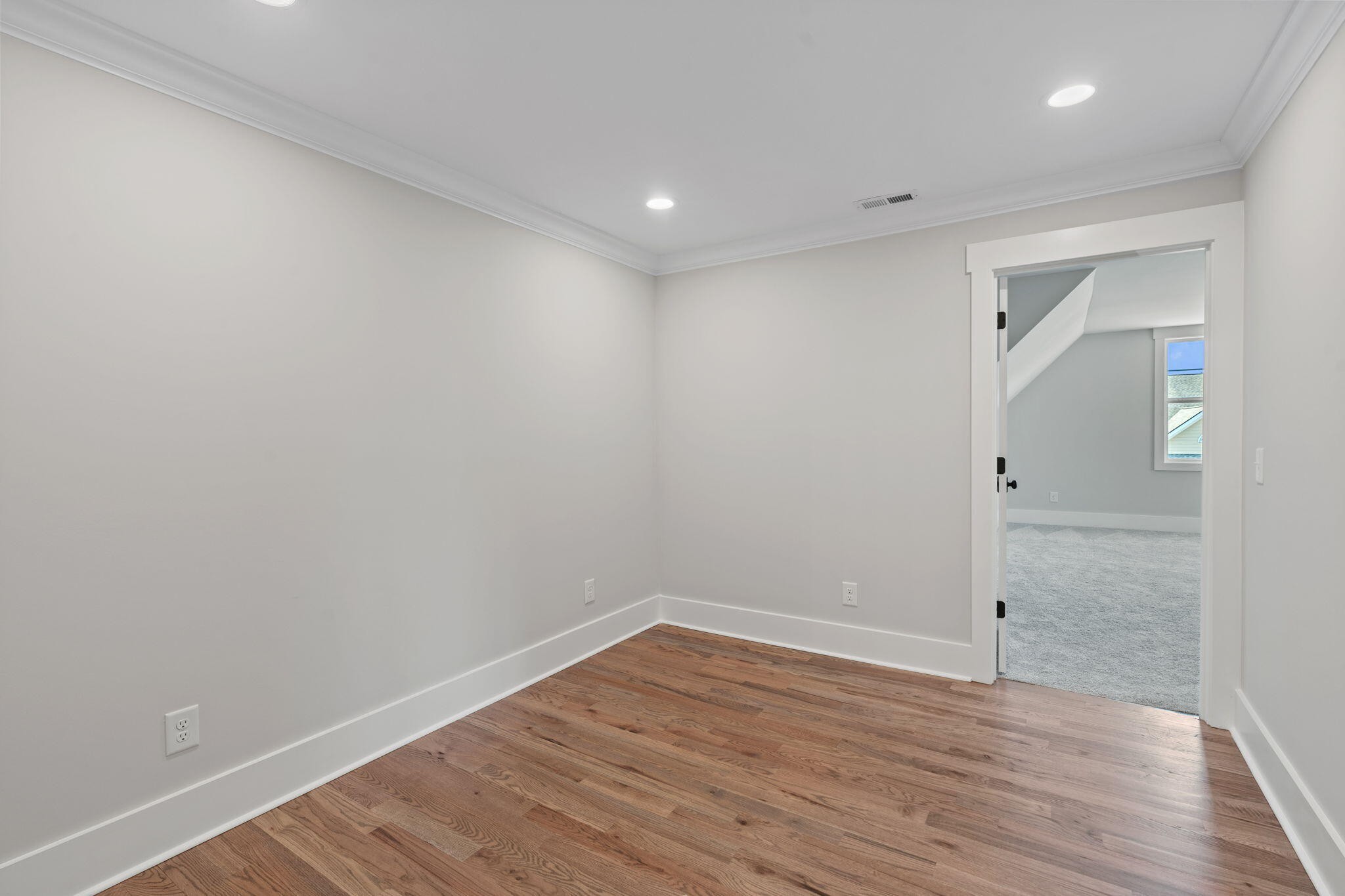 490 Lakeshore Cove Drive Property Photo 53