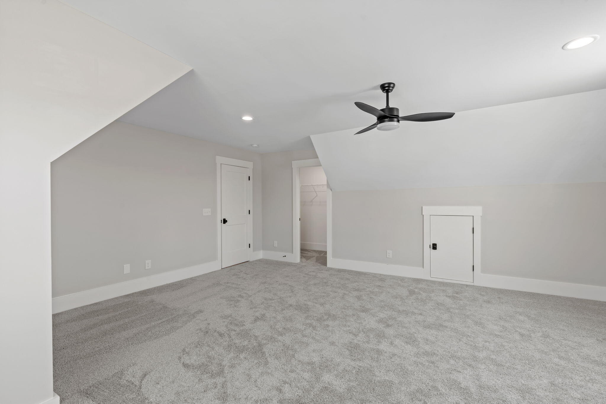 490 Lakeshore Cove Drive Property Photo 56