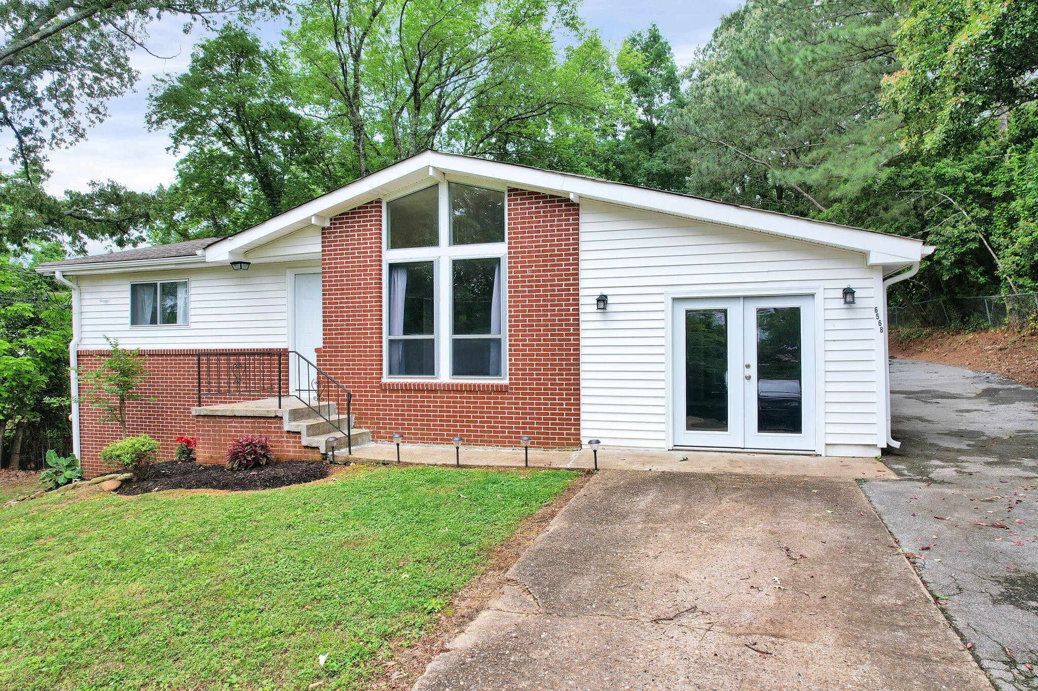 6568 Barnie Fay Lane Property Photo 1