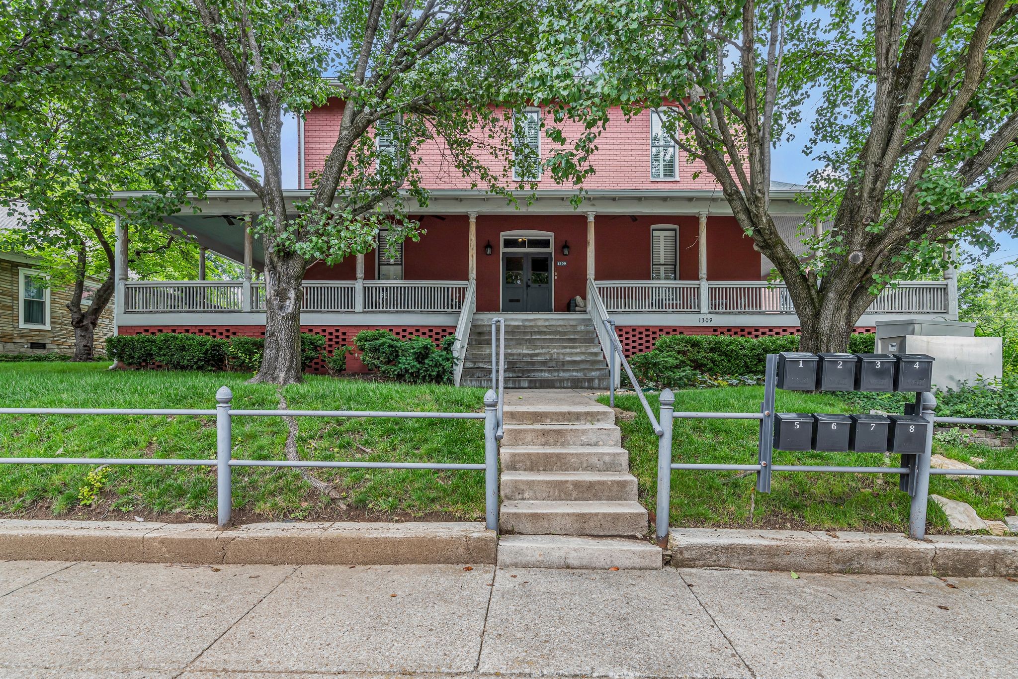 1309 Forest Ave Property Photo 1