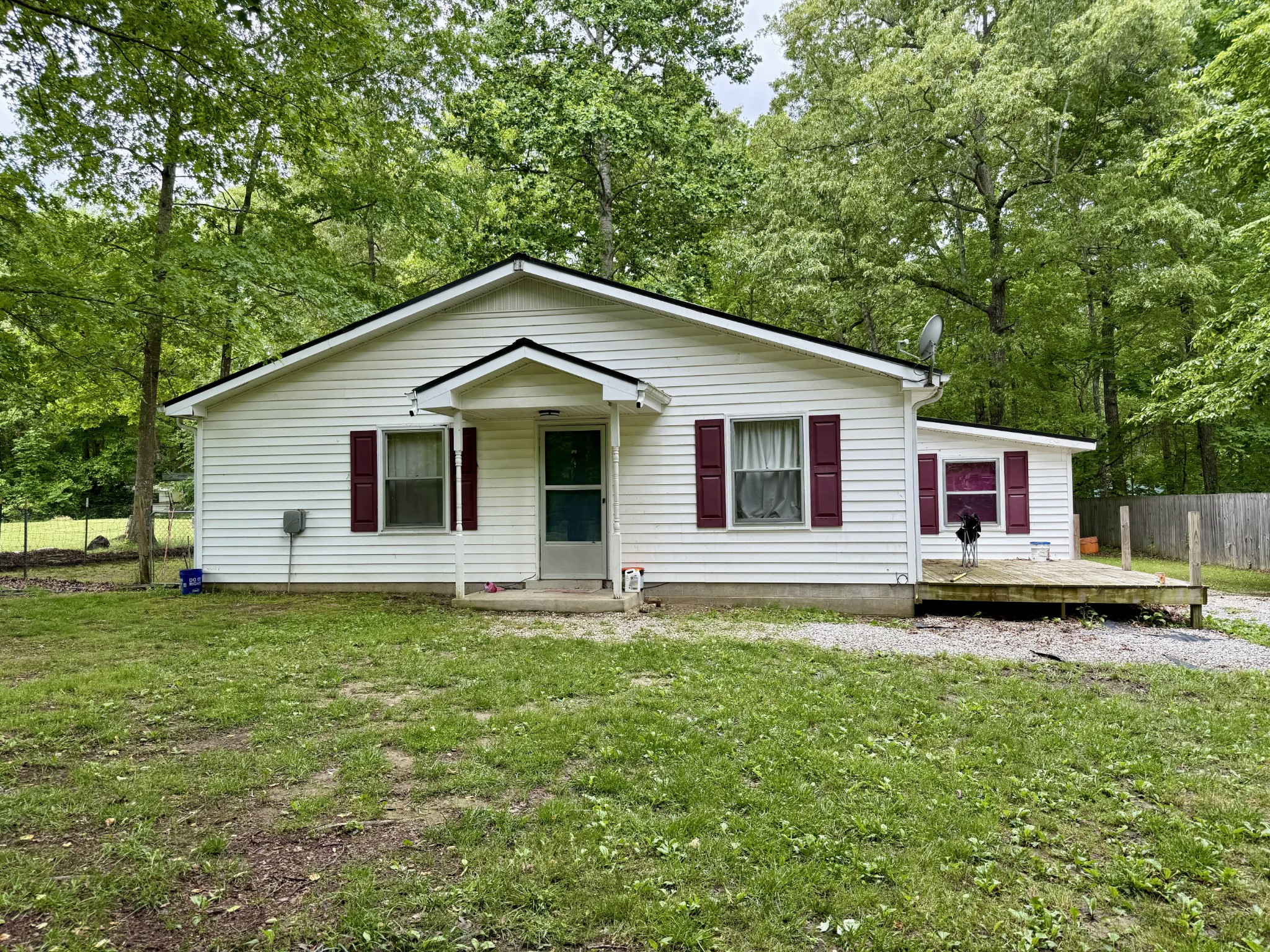 261 Oak Dr Property Photo 1