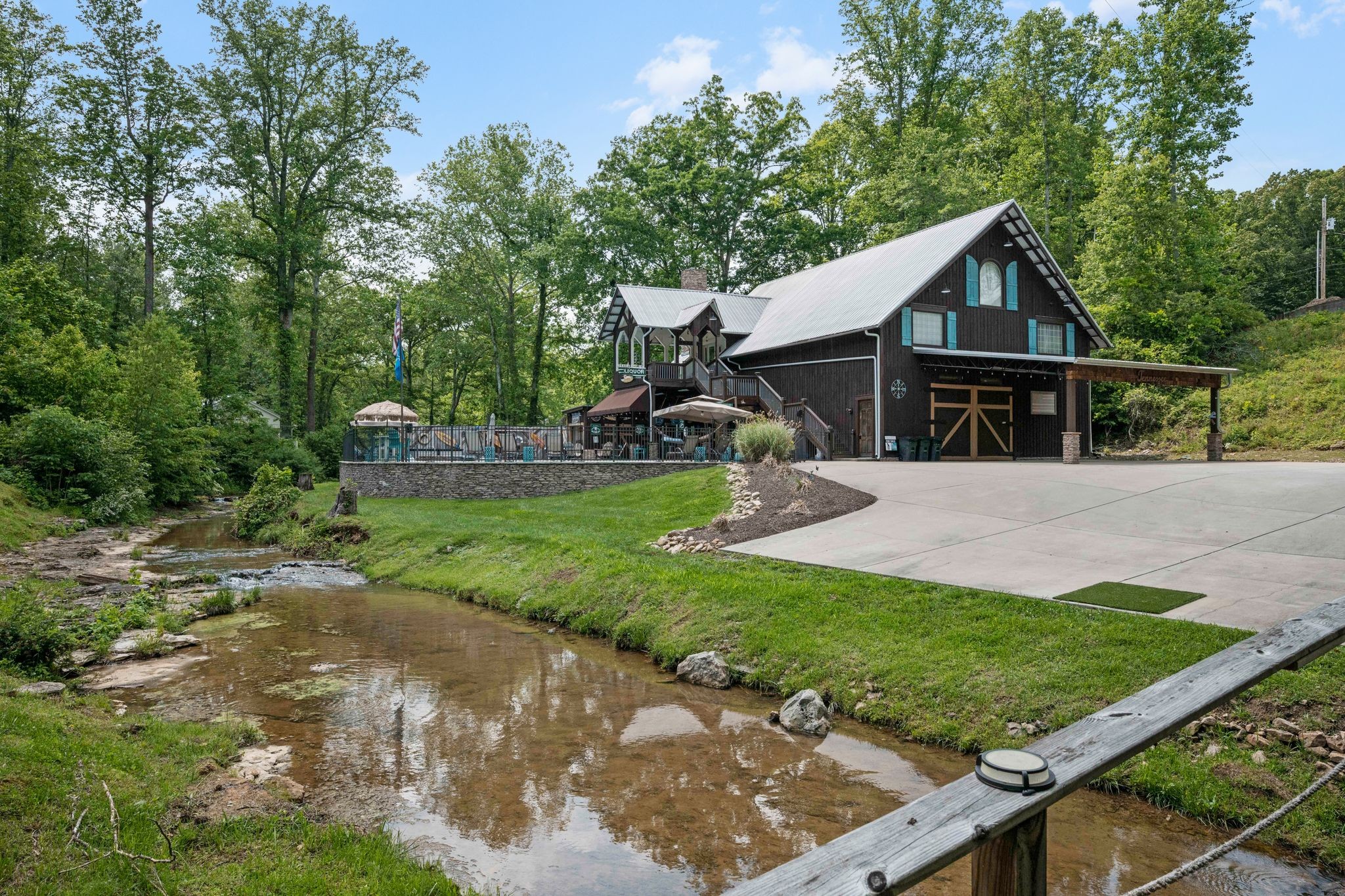 7646 Highway 100 Property Photo 1