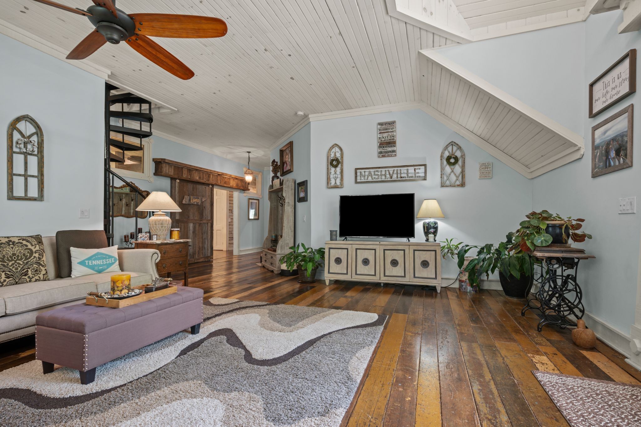 7646 Highway 100 Property Photo 11