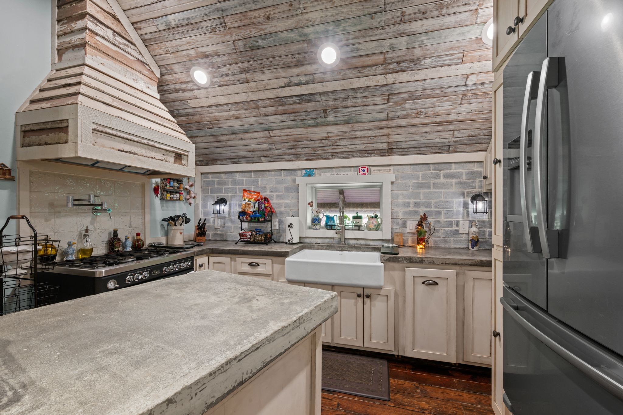7646 Highway 100 Property Photo 18