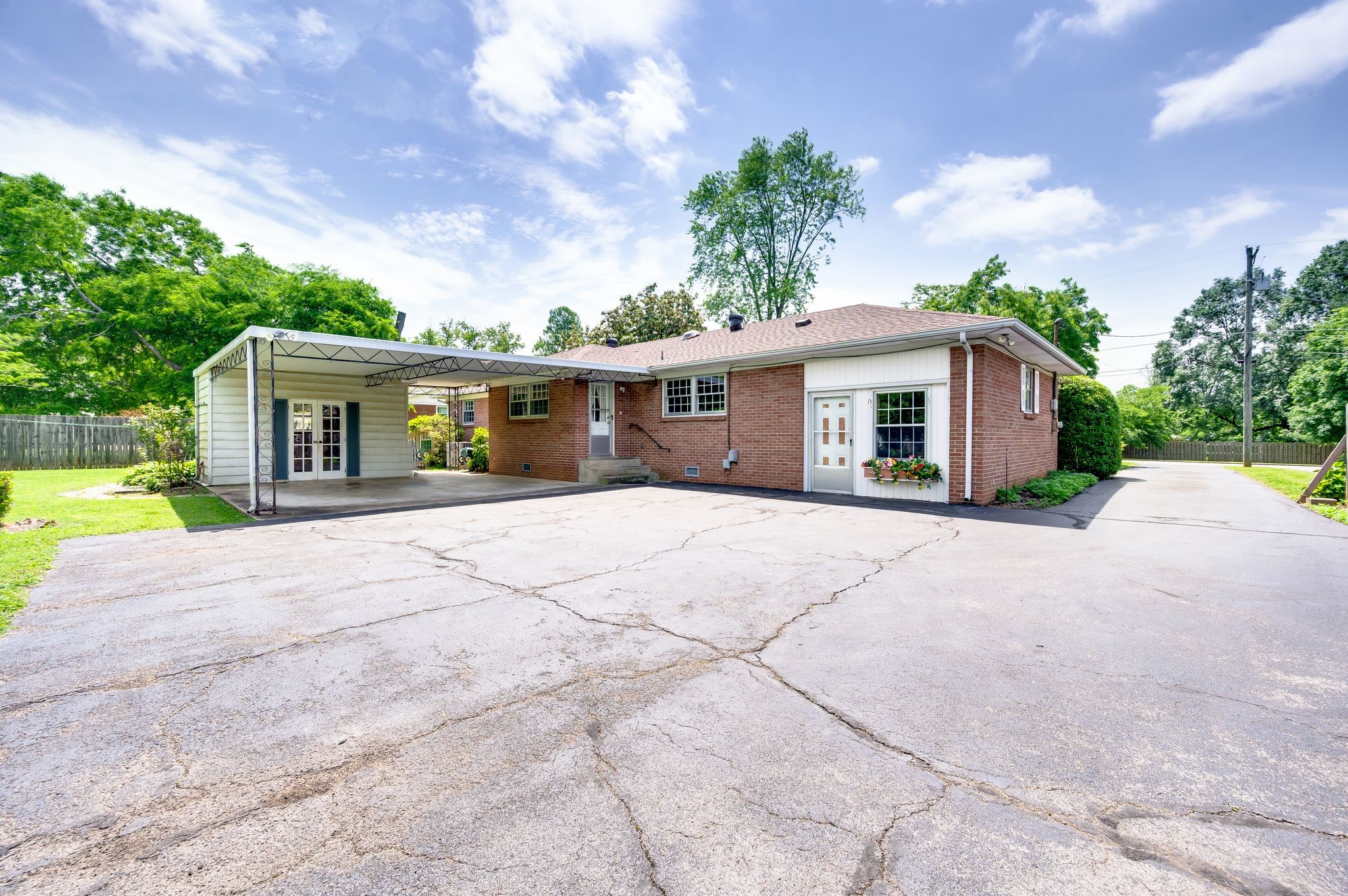 411 Tremont Dr Property Photo 45