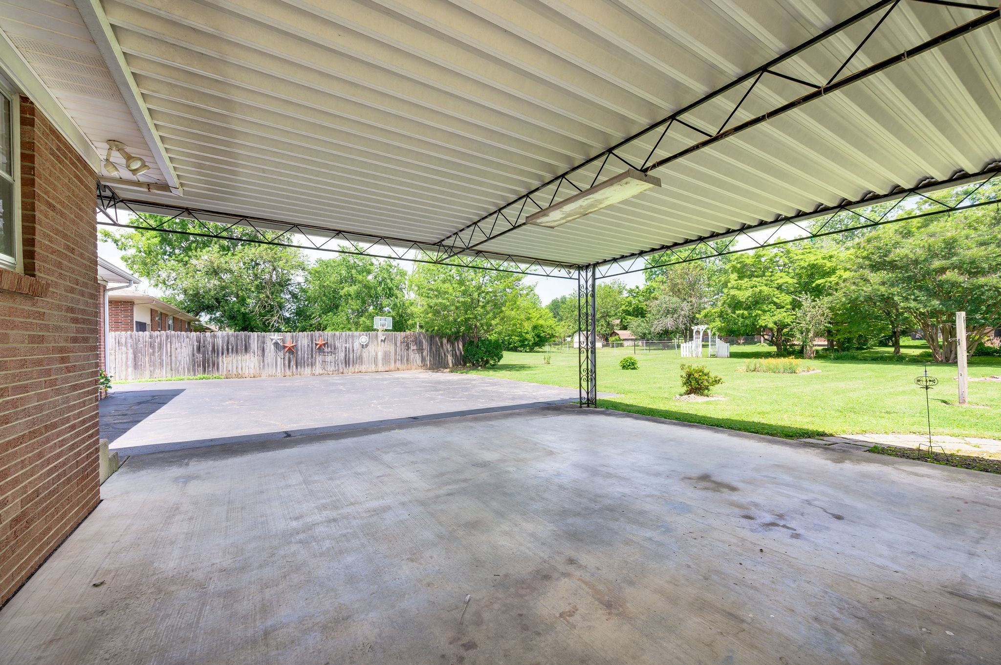 411 Tremont Dr Property Photo 52