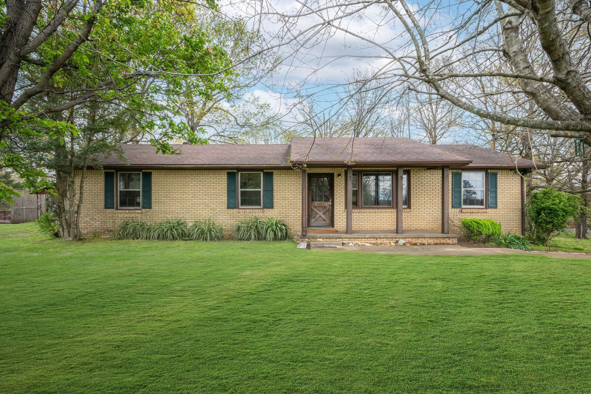 1529 W Grab Creek Road Property Photo 1